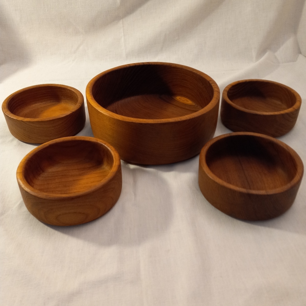 Vtg Teak Handcrafted Genuine Goodwood  Salad Bowl With 4 Single Serve Bowls